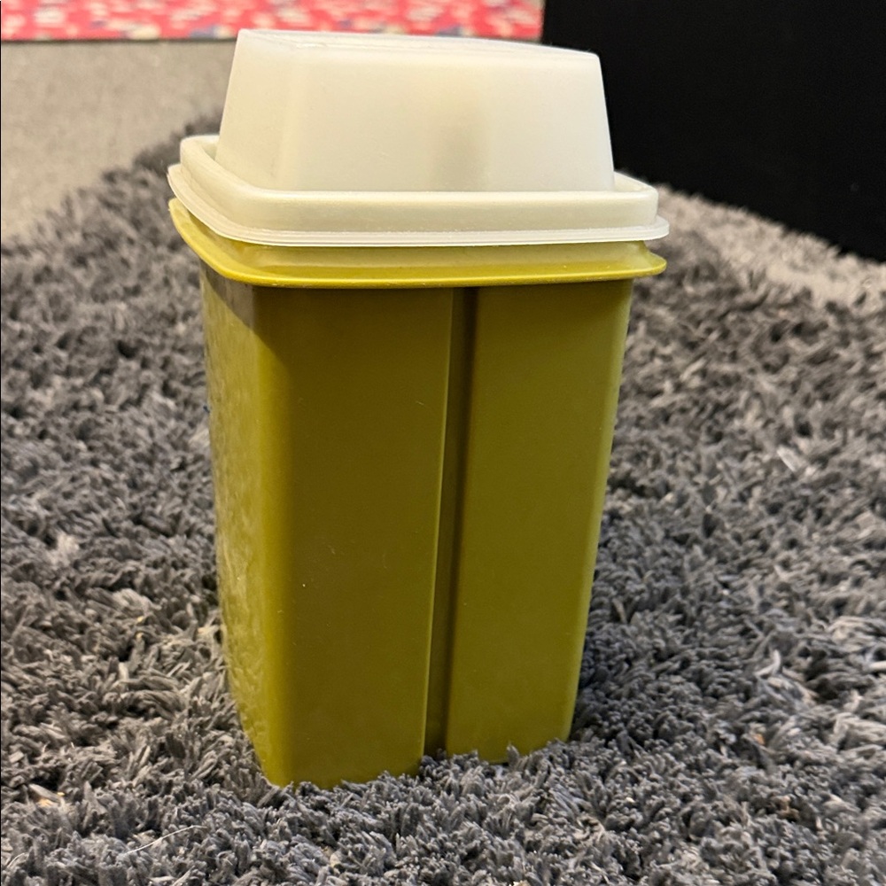 VTG* Tupperware Pick-A-Deli Pickle Keeper